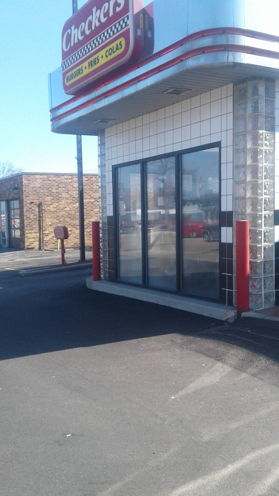 Checkers | restaurant | 7525 W Capitol Dr, Milwaukee, WI 53216, USA | 4145365550 OR +1 414-536-5550