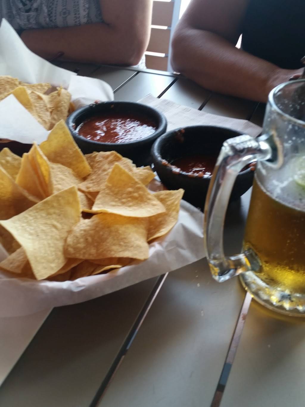 Dos coronas | restaurant | 419 W Aurora Rd J, Northfield, OH 44067, USA | 3309080044 OR +1 330-908-0044