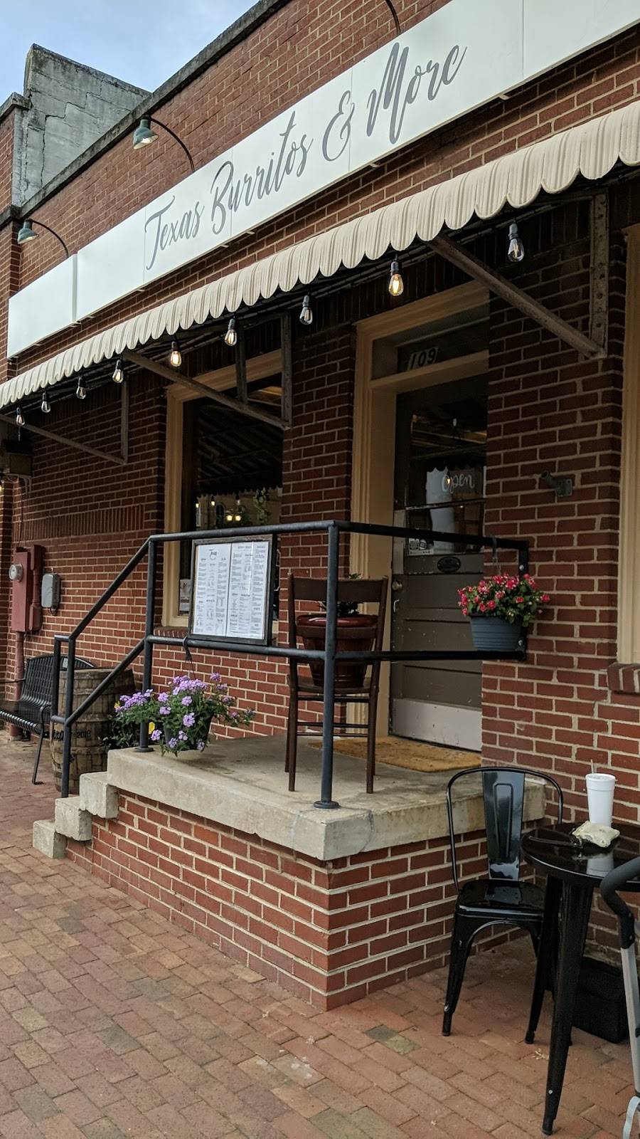 Texas Burritos & More | restaurant | 109 Courthouse Square, Jonesborough, TN 37659, USA | 4238337111 OR +1 423-833-7111