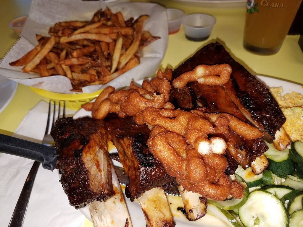 The Pig | restaurant | 630 Weaver Dairy Rd #101, Chapel Hill, NC 27514, USA | 9199421133 OR +1 919-942-1133