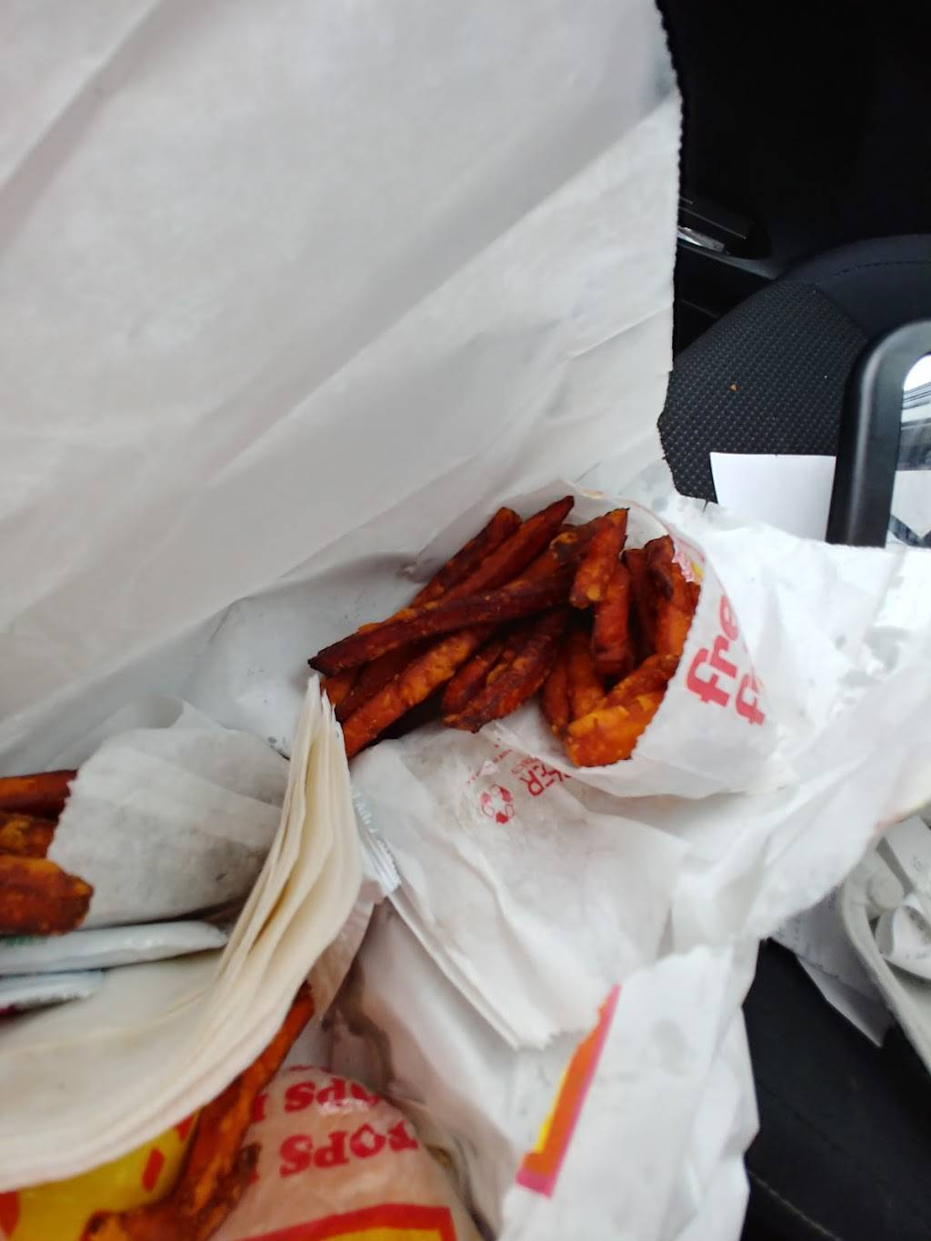 Tops Bar-B-Q | restaurant | 4316, 2748 Lamar Ave, Memphis, TN 38114, USA | 9017433480 OR +1 901-743-3480