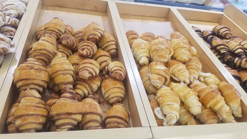 Kaffs Bakery | bakery | 2914 Avenue J, Brooklyn, NY 11210, USA | 7186760361 OR +1 718-676-0361