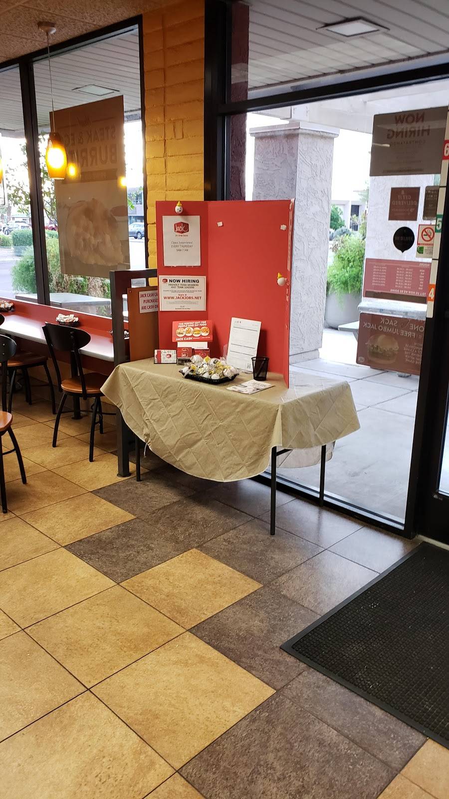 Jack in the Box | restaurant | 7116 E Shea Blvd, Scottsdale, AZ 85254, USA | 4809910820 OR +1 480-991-0820