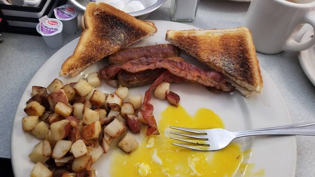 Suzies Diner | restaurant | 4867, 76 Lowell Rd, Hudson, NH 03051, USA | 6038832741 OR +1 603-883-2741