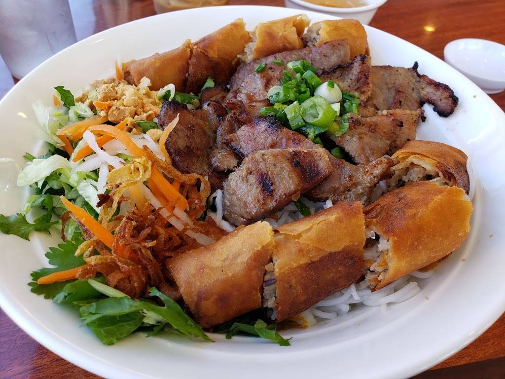 Pho Huong Que | restaurant | 200 International Blvd, Oakland, CA 94606, USA | 5107884282 OR +1 510-788-4282