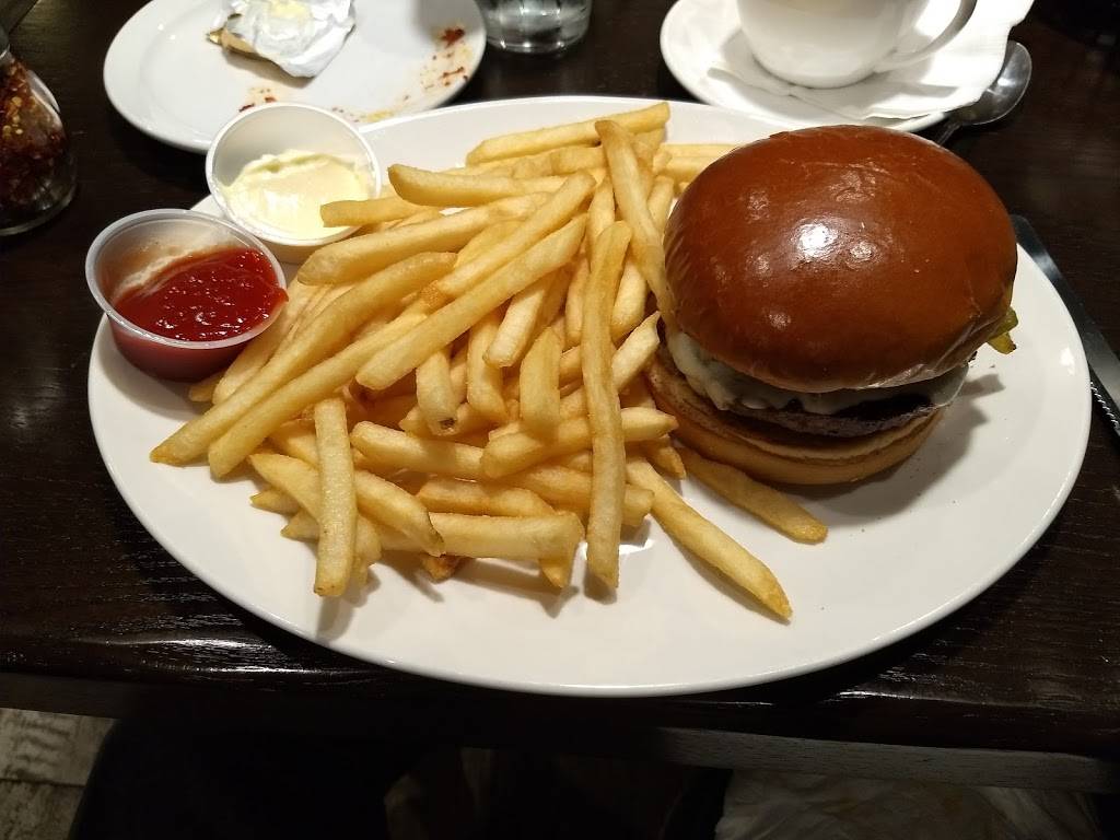 Salvatores Italian Grill | restaurant | 8720 E Market St, Warren, OH 44484, USA | 3306097777 OR +1 330-609-7777