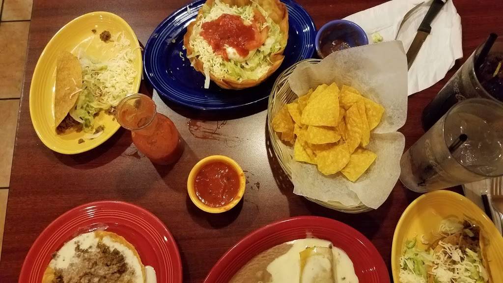 Mi Pueblito | restaurant | 144 Elks Lodge Rd, Huntingdon, TN 38344, USA | 7319860050 OR +1 731-986-0050