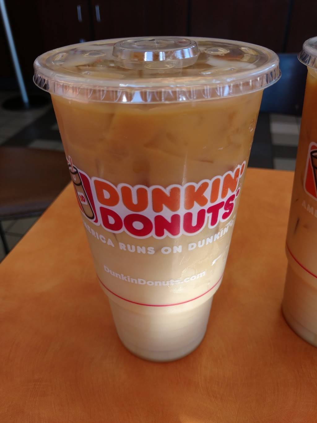 Dunkin Donuts | cafe | 3910 W Touhy Ave, Lincolnwood, IL 60712, USA | 8476773400 OR +1 847-677-3400