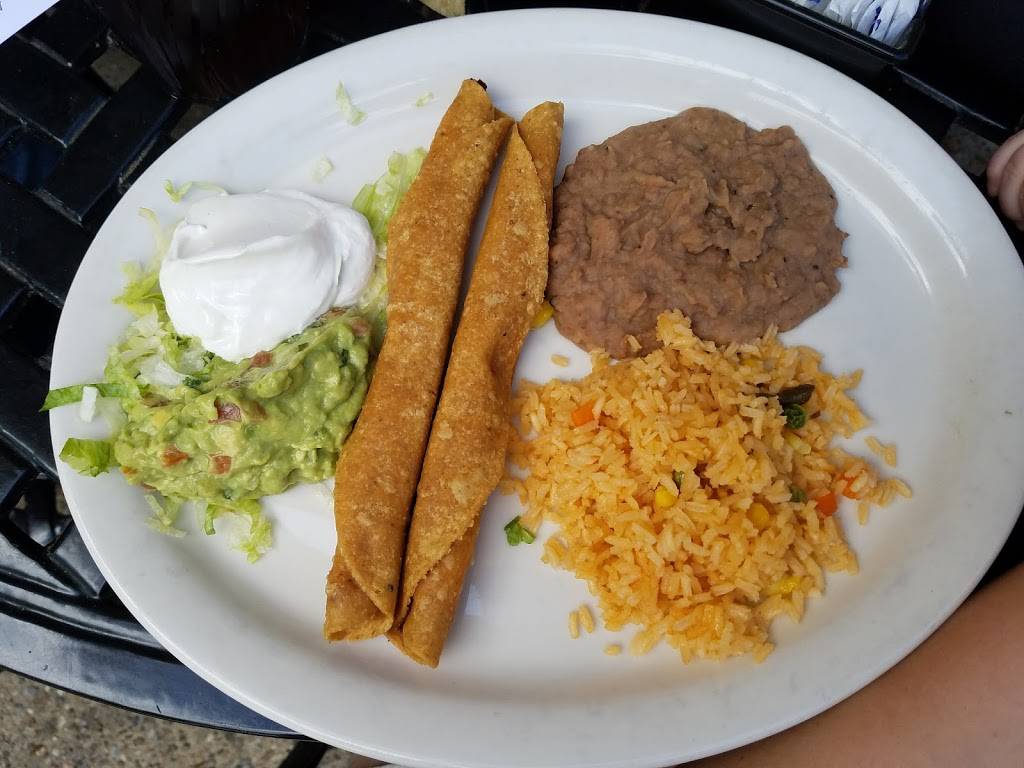 Chachis Mexican Restaurant | restaurant | 4300 Town Center Pl, Kingwood, TX 77339, USA | 2813601789 OR +1 281-360-1789