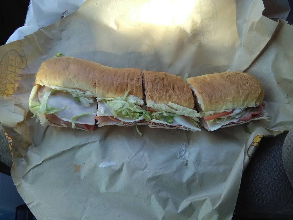 Larrys Giant Subs | meal takeaway | 320 Hyde Park Commons, Brunswick, GA 31523, USA | 9122671871 OR +1 912-267-1871