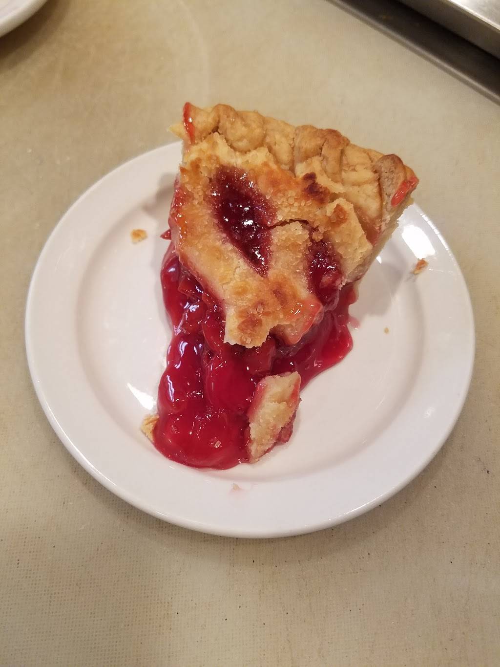 Railroad Cafe | restaurant | 641 W Main St, Mitchell, IN 47446, USA | 8129922300 OR +1 812-992-2300