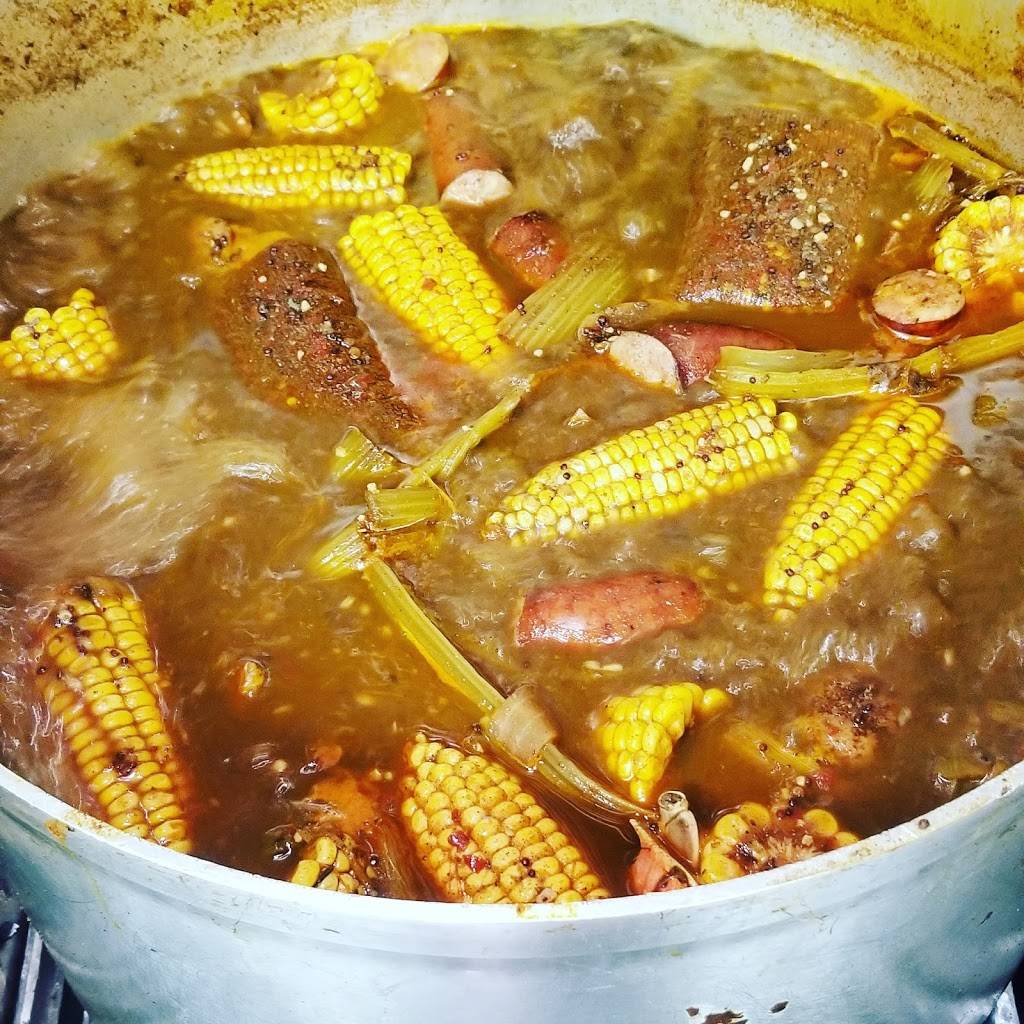 Famous Jays BBQ | restaurant | 5155 Haines Rd N #2602, St. Petersburg, FL 33714, USA | 7274407779 OR +1 727-440-7779