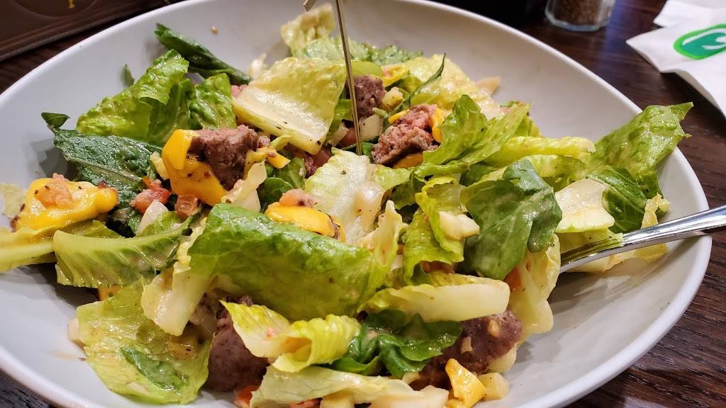 Wahlburgers | restaurant | 325 N Market St, Brookfield, WI 53045, USA | 2626419975 OR +1 262-641-9975