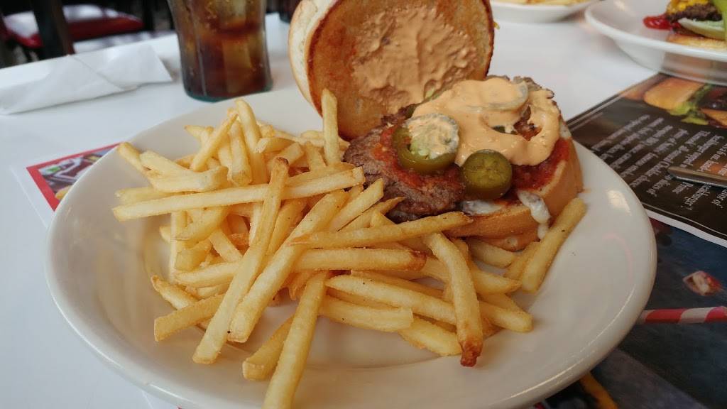 Steak n Shake | restaurant | 6737 Darter Ct, Fort Pierce, FL 34945, USA | 7724645380 OR +1 772-464-5380