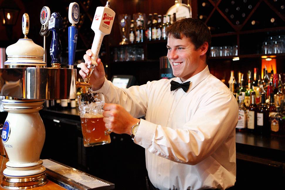 The Bavarian Chef Fredericksburg | restaurant | 200 Lafayette Blvd, Fredericksburg, VA 22401, USA | 5406562101 OR +1 540-656-2101