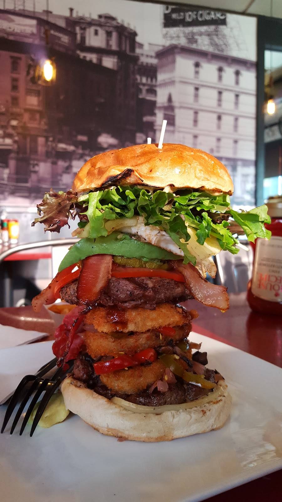 Gburger La Habra | restaurant | 421 E La Habra Blvd, La Habra, CA 90631, USA | 5622457208 OR +1 562-245-7208