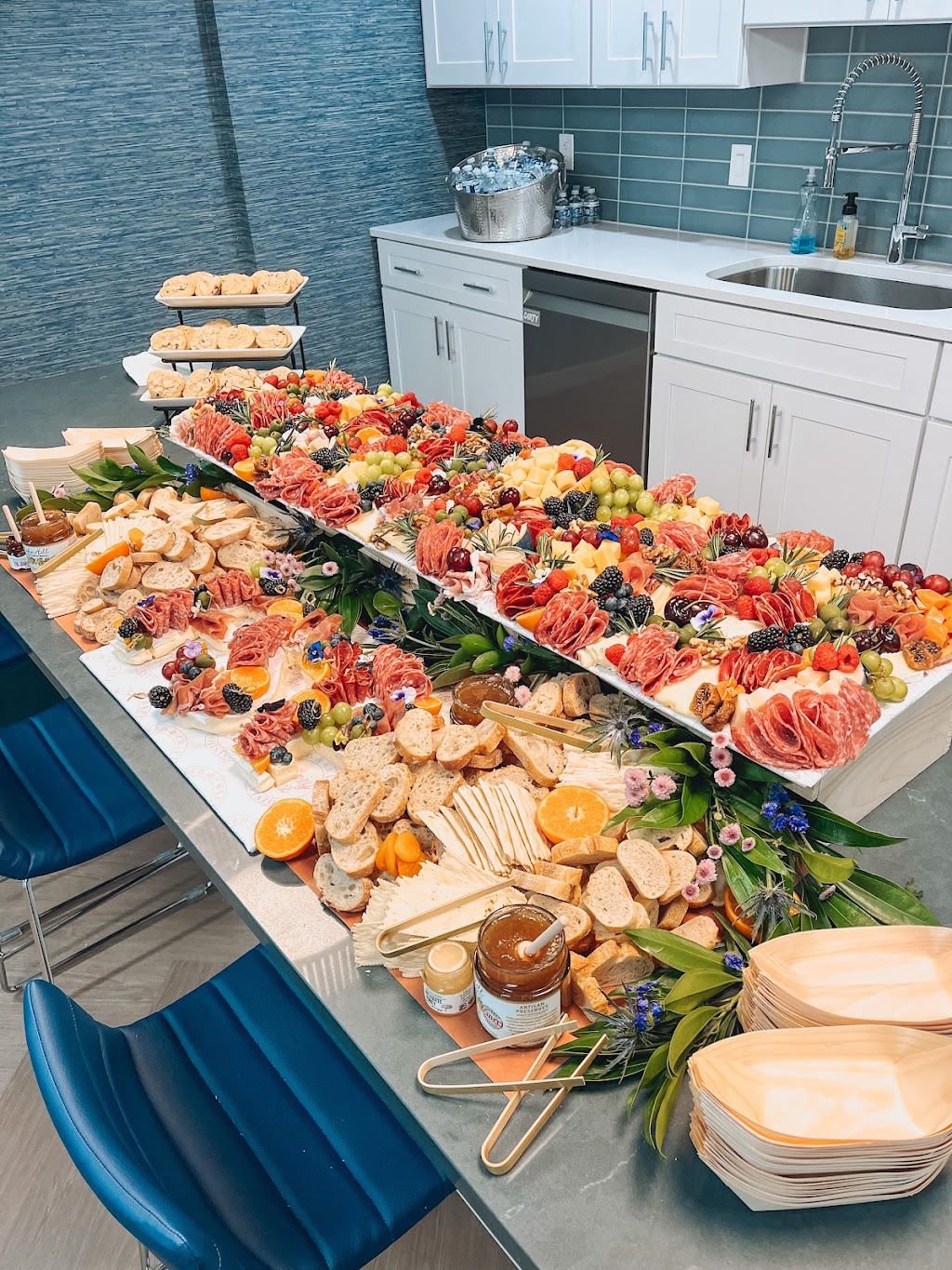 The Honey Brie Co. Charcuterie | restaurant | 1805 Laskin Rd STE 102, Virginia Beach, VA 23454, USA | 7575896220 OR +1 757-589-6220