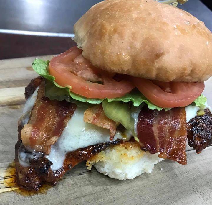 Stone Jug Barbeque | restaurant | 1920 4th St, Peru, IL 61354, USA | 8157808275 OR +1 815-780-8275