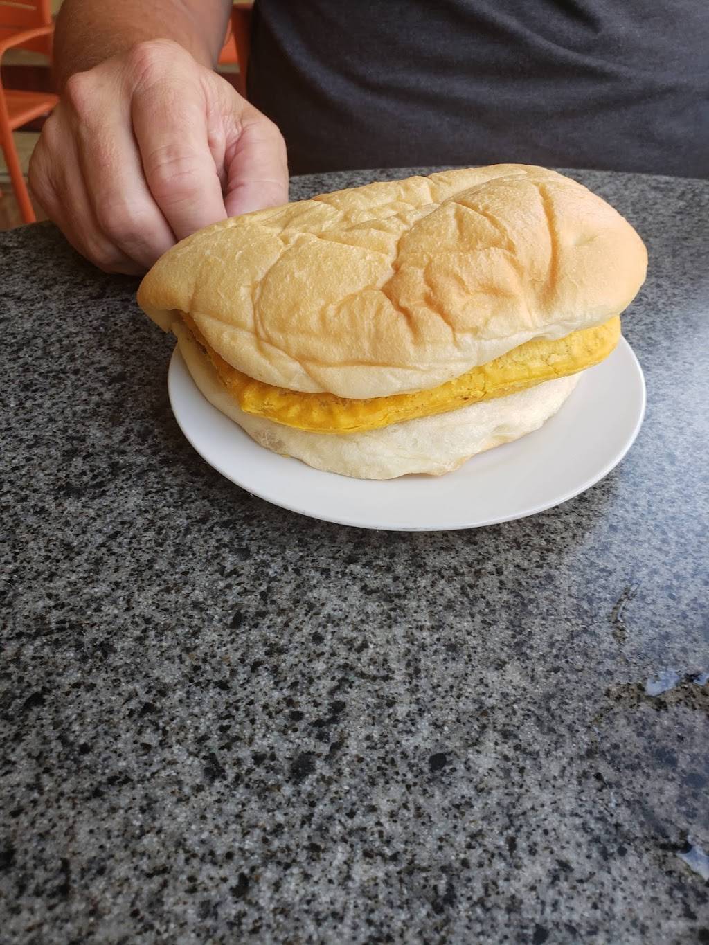 Caribbean Sizzle | restaurant | 427 George St N, Peterborough, ON K9H 3R4, Canada | 7057439320 OR +1 705-743-9320