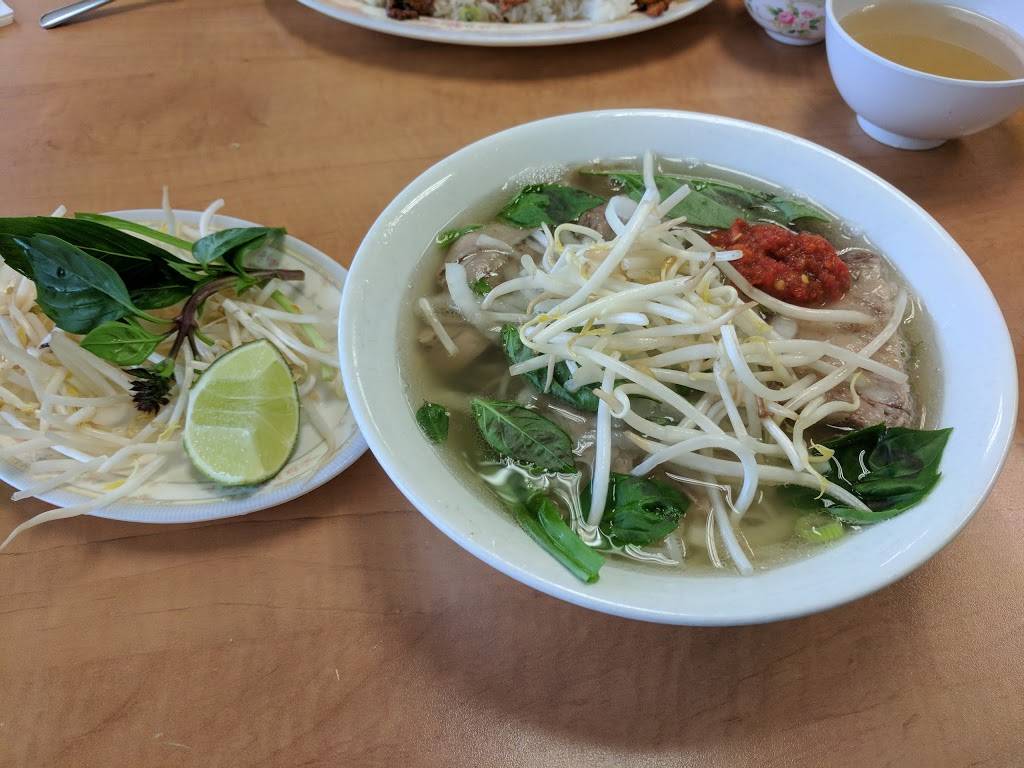 Pho Dui Bo | restaurant | 830 Upper James St #103, Hamilton, ON L9C 3A4, Canada | 9053886565 OR +1 905-388-6565
