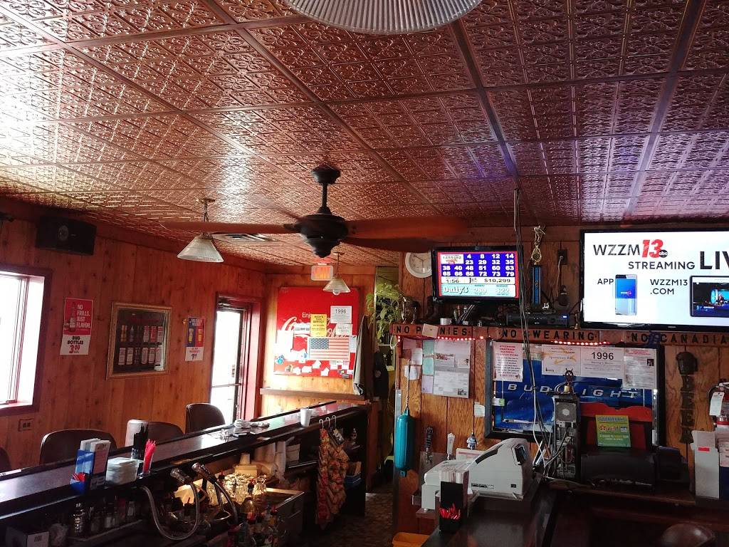 Sportys Bar | restaurant | 6 S Beechtree St, Grand Haven, MI 49417, USA | 6168465302 OR +1 616-846-5302