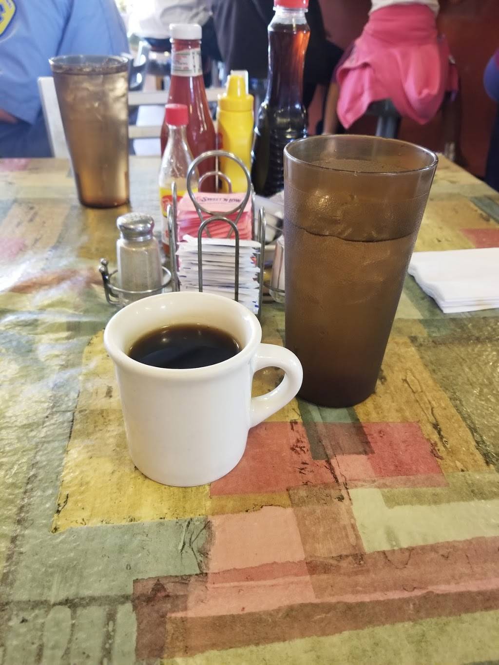 Village Book & Table | restaurant | 29 W Main St, Fairfield, PA 17320, USA | 7176425650 OR +1 717-642-5650