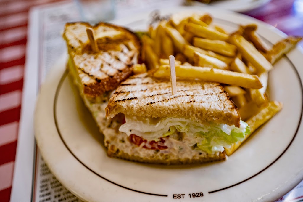 Joes Cafe | restaurant | 536 State St, Santa Barbara, CA 93101, USA | 8059664638 OR +1 805-966-4638