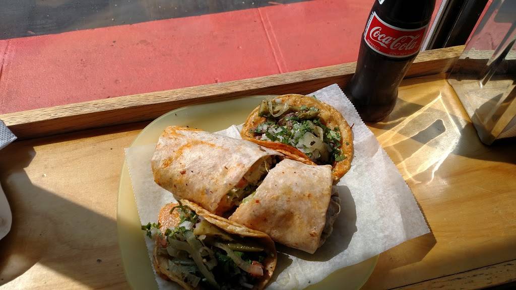 Gil Tacos | restaurant | south in, 1665 S Lynhurst Dr, Indianapolis, IN 46241, USA | 3179929046 OR +1 317-992-9046