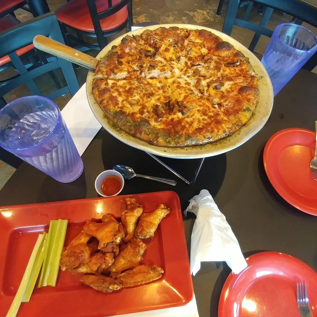 Center Court Pizza & Brew | restaurant | 3202 Marina Bay Dr, League City, TX 77573, USA | 2813397462 OR +1 281-339-7462