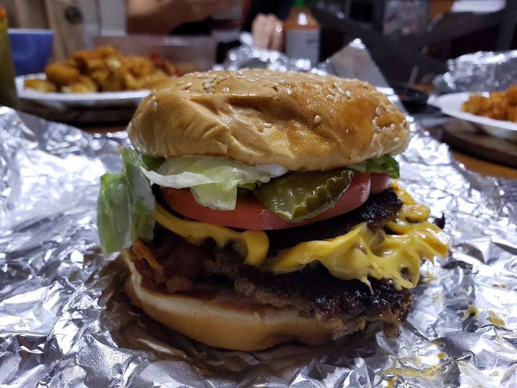 Five Guys | meal takeaway | 3935 Pelham Rd, Greenville, SC 29615, USA | 8642883950 OR +1 864-288-3950