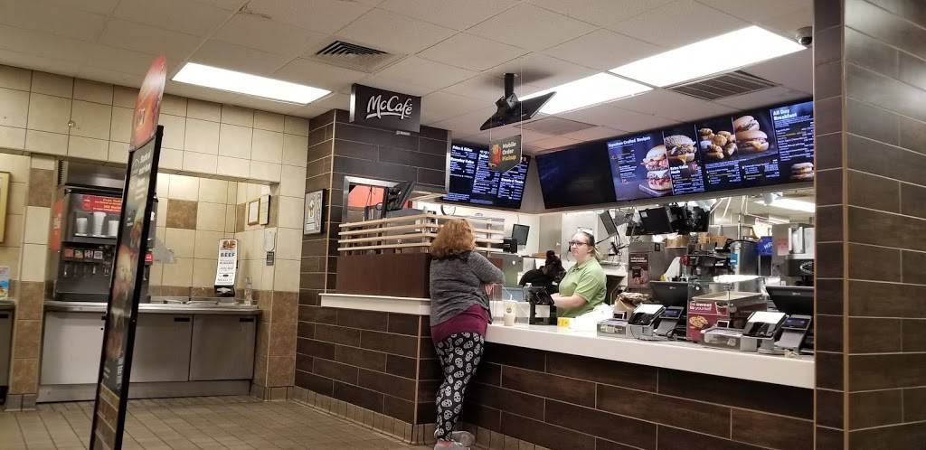 McDonalds | cafe | 1117 E 3rd St, Chattanooga, TN 37403, USA | 4232671188 OR +1 423-267-1188