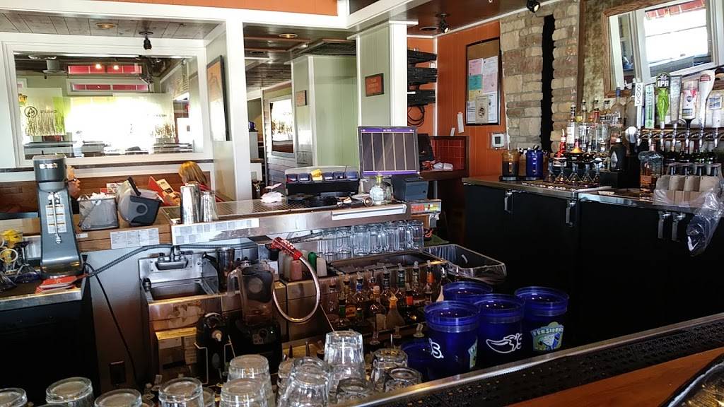 Chilis Grill & Bar | meal takeaway | 1940 N Davis Rd, Salinas, CA 93907, USA | 8314449113 OR +1 831-444-9113