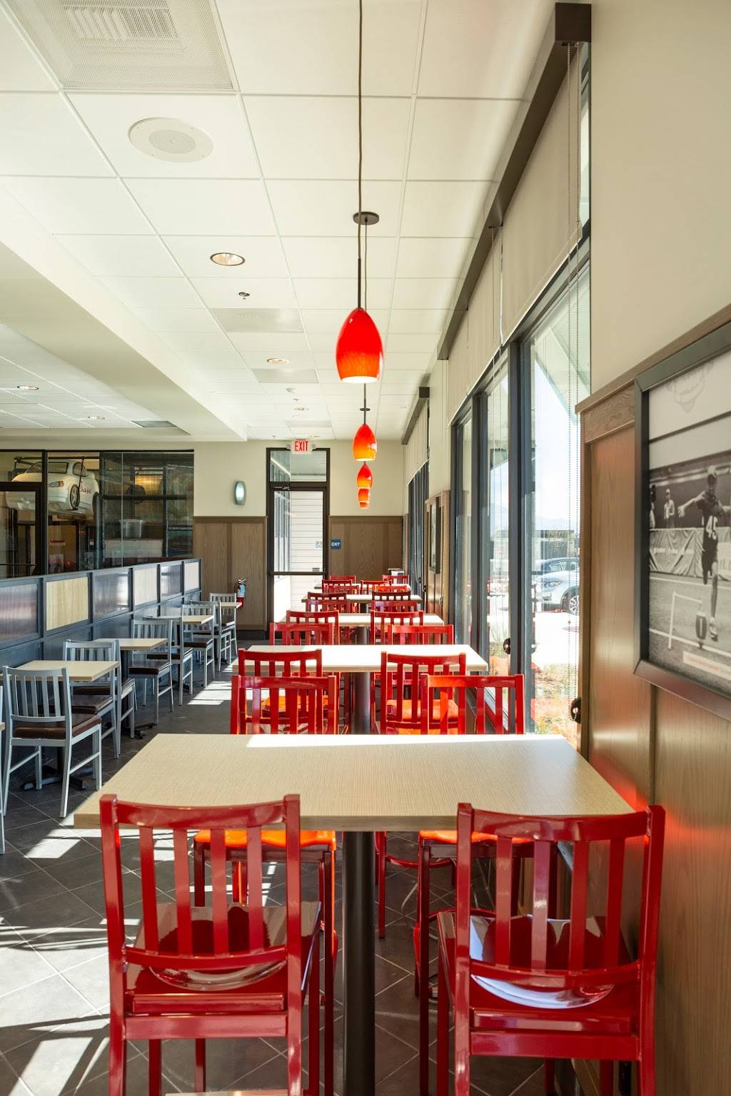 Chick-fil-A | restaurant | 1150 W Renaissance Pkwy, Rialto, CA 92376, USA | 9093014715 OR +1 909-301-4715