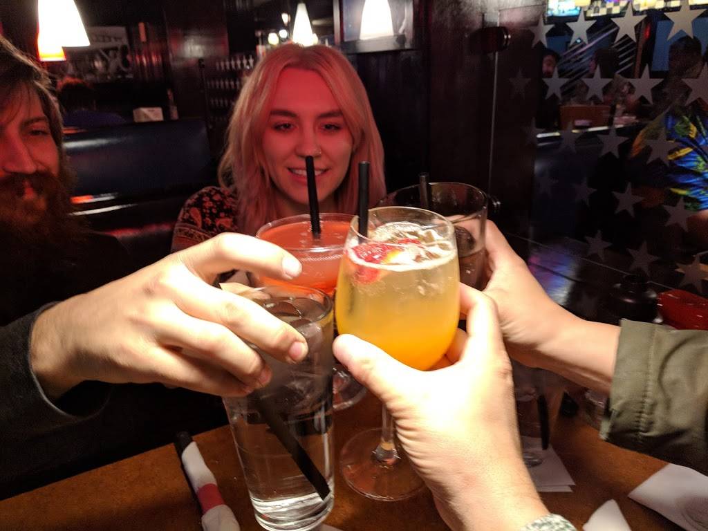 TGI Fridays | restaurant | 501 W Washington Street, Indianapolis, IN 46204, USA | 3176858443 OR +1 317-685-8443