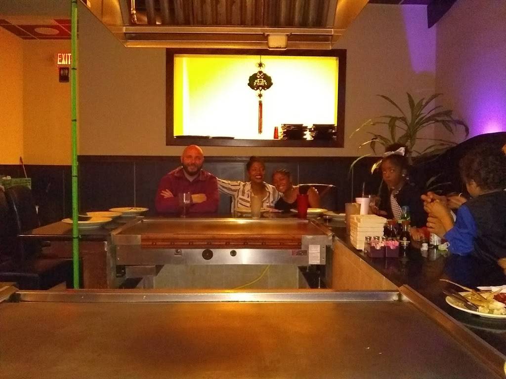 Oishii Japanese Hibachi and Super Buffet | restaurant | 1055 Mineral Wells Ave, Paris, TN 38242, USA | 7316427778 OR +1 731-642-7778