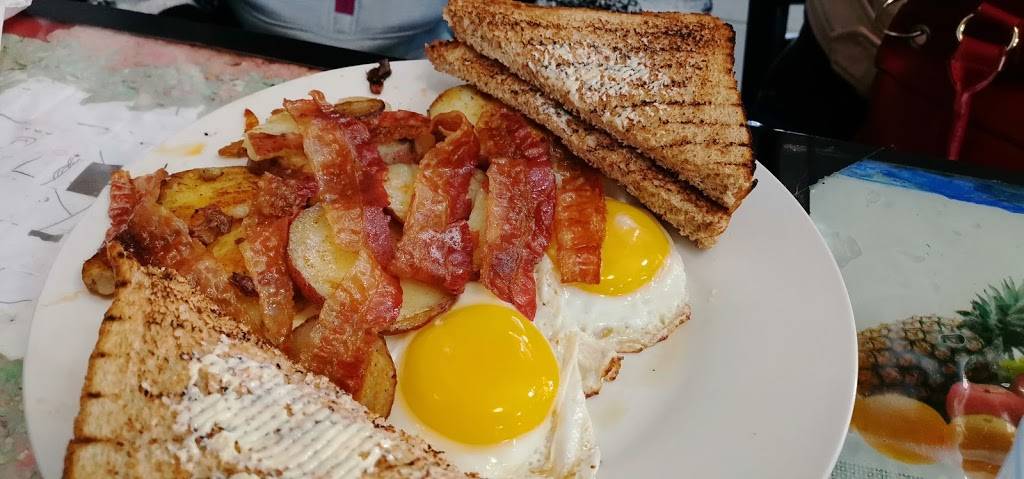 Louis Family Restaurant | restaurant | 286 Brook St, Providence, RI 02906, USA | 4018615225 OR +1 401-861-5225