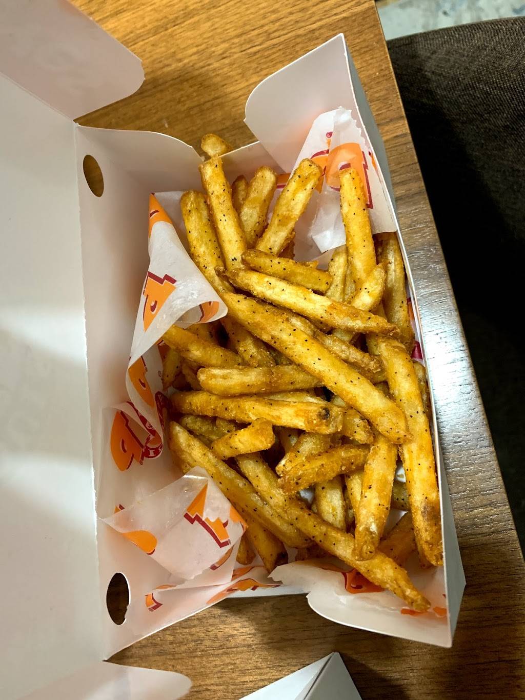 Popeyes Louisiana Kitchen | restaurant | 1900 Appleby Line Unit 7, Burlington, ON L7L 0B7, Canada | 9053350035 OR +1 905-335-0035