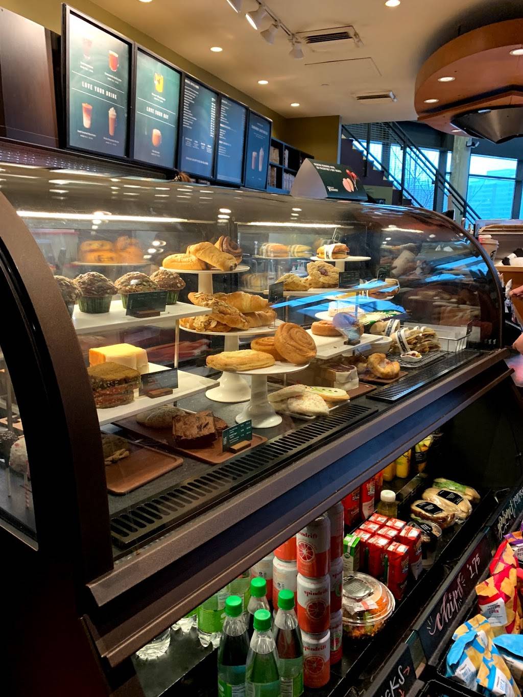 Starbucks | cafe | 2911 Woodside Drive, Cincinnati, OH 45221, USA | 8007827282 OR +1 800-782-7282
