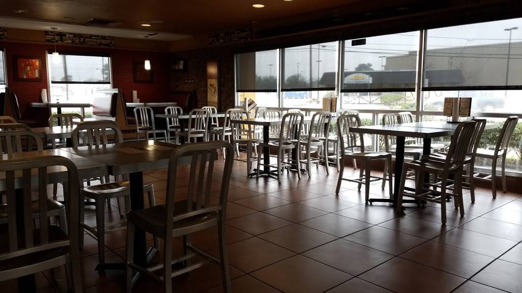 Pizza Hut | restaurant | 1211 W Main St, Tomball, TX 77375, USA | 2813518300 OR +1 281-351-8300