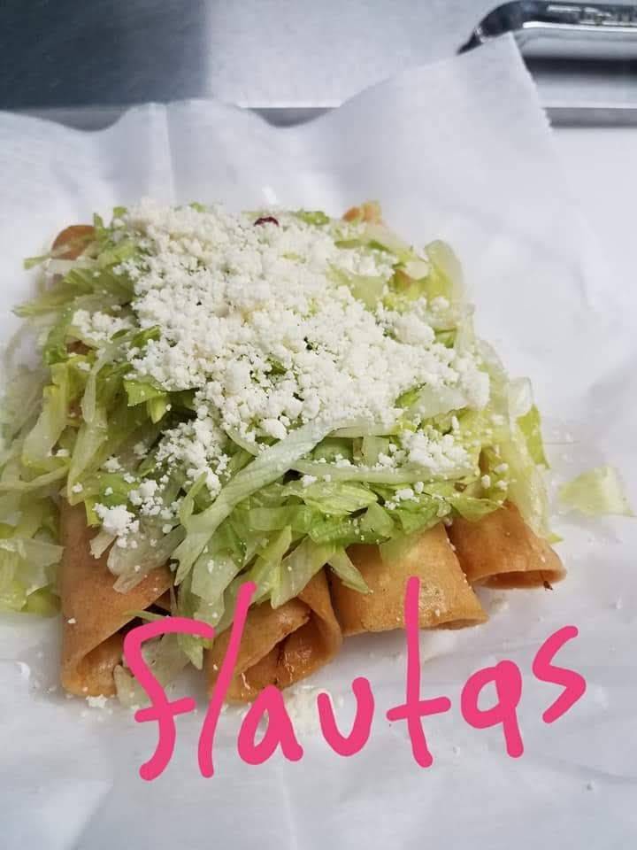 Antojitos el Caribe mix | restaurant | 666 E Main St, Waterbury, CT 06702, USA | 2035589290 OR +1 203-558-9290