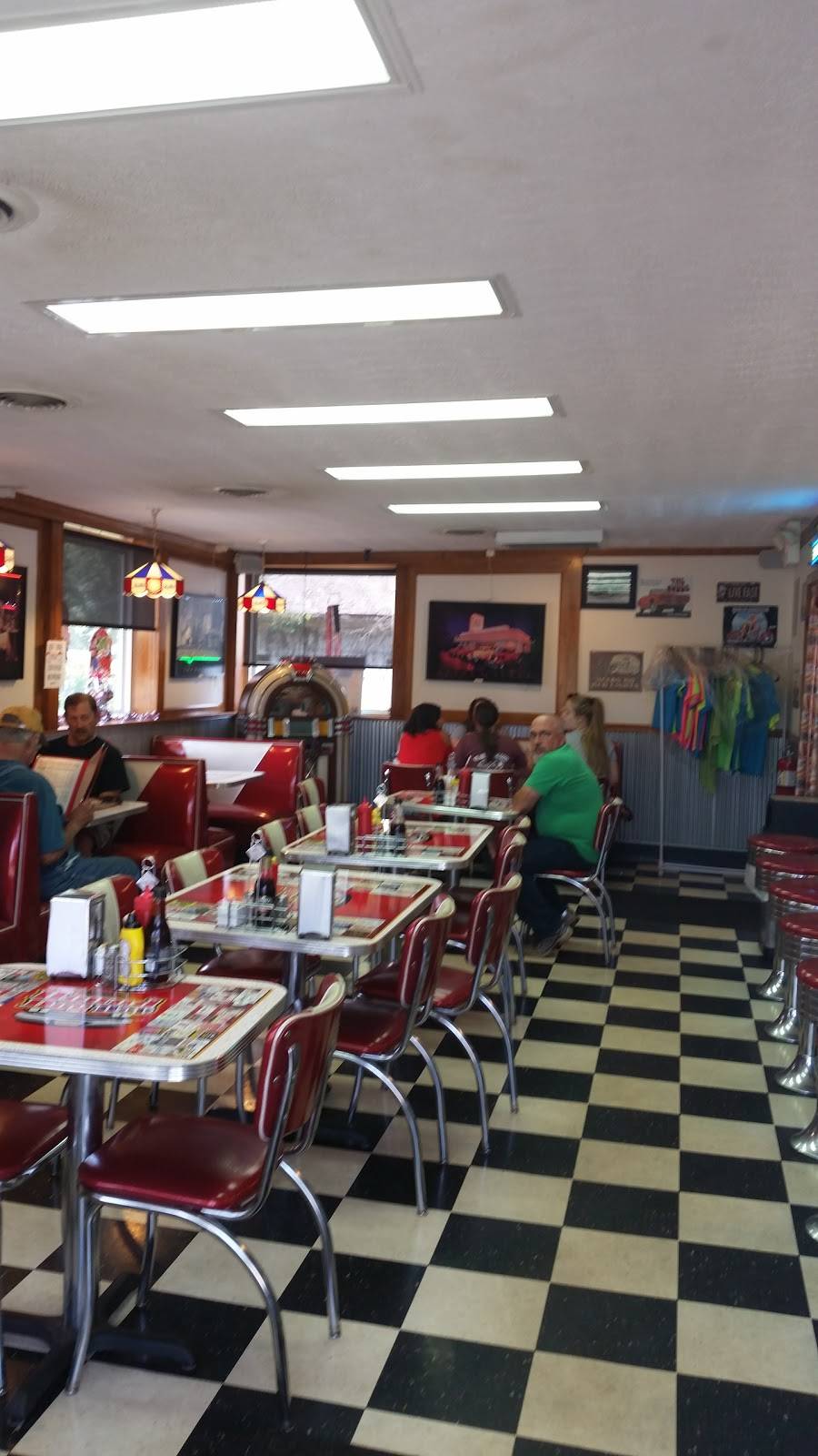 Hound Dog Hop | restaurant | 195 Sandusky St, Plymouth, OH 44865, USA | 4196871224 OR +1 419-687-1224