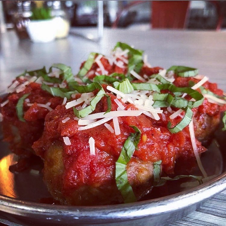 Novellas Pizza Milford | meal takeaway | 426 N Main St, Milford Charter Twp, MI 48381, USA | 2487172999 OR +1 248-717-2999