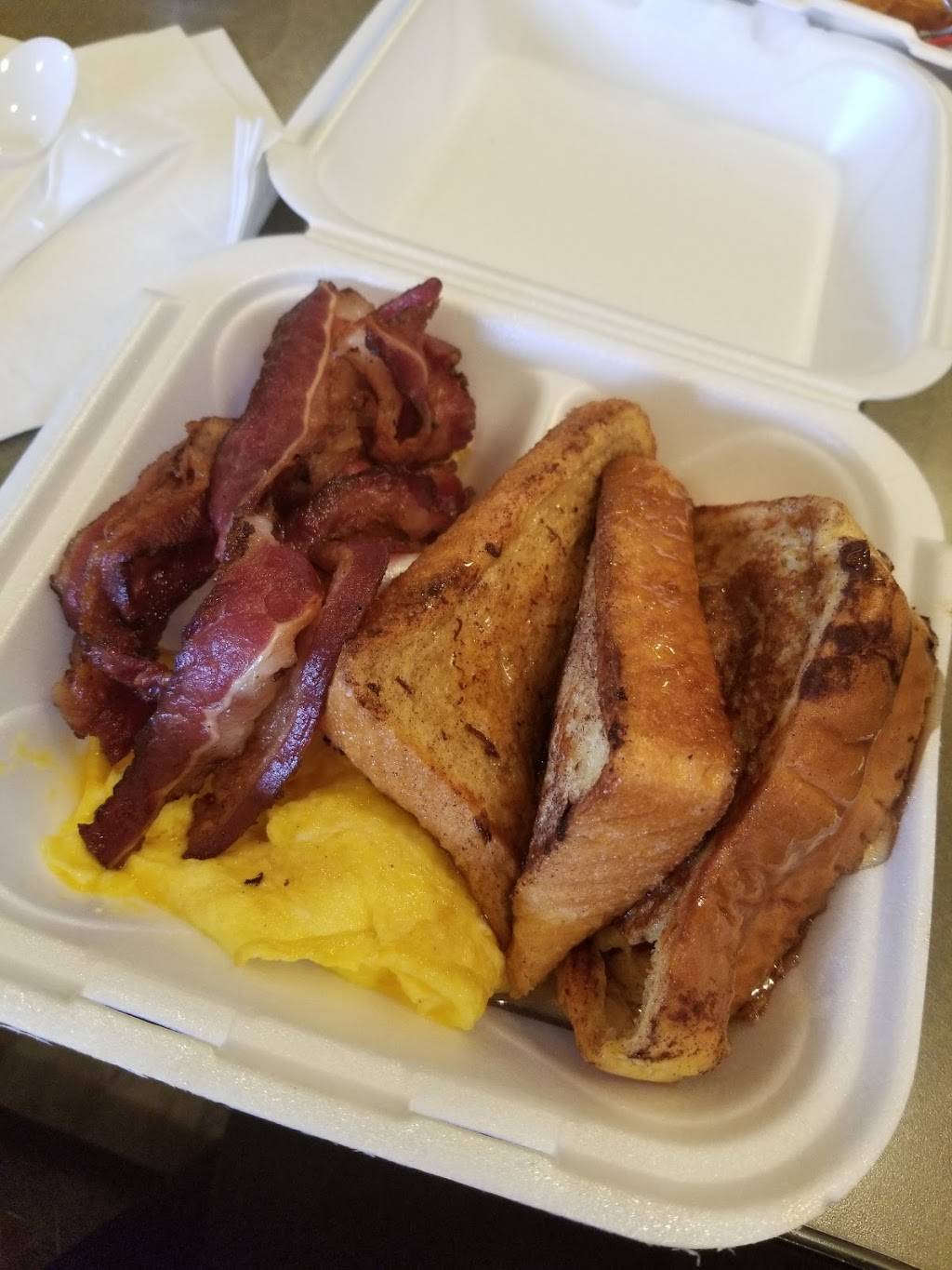 Old Redford Kitchen & Cafe | restaurant | 3220, 21733 Grand River Ave, Detroit, MI 48219, USA | 3136939929 OR +1 313-693-9929