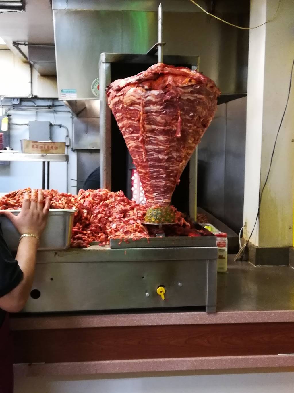 Los Gallitos Taqueria | restaurant | 2630 W Alameda Ave, Denver, CO 80219, USA | 3039550175 OR +1 303-955-0175