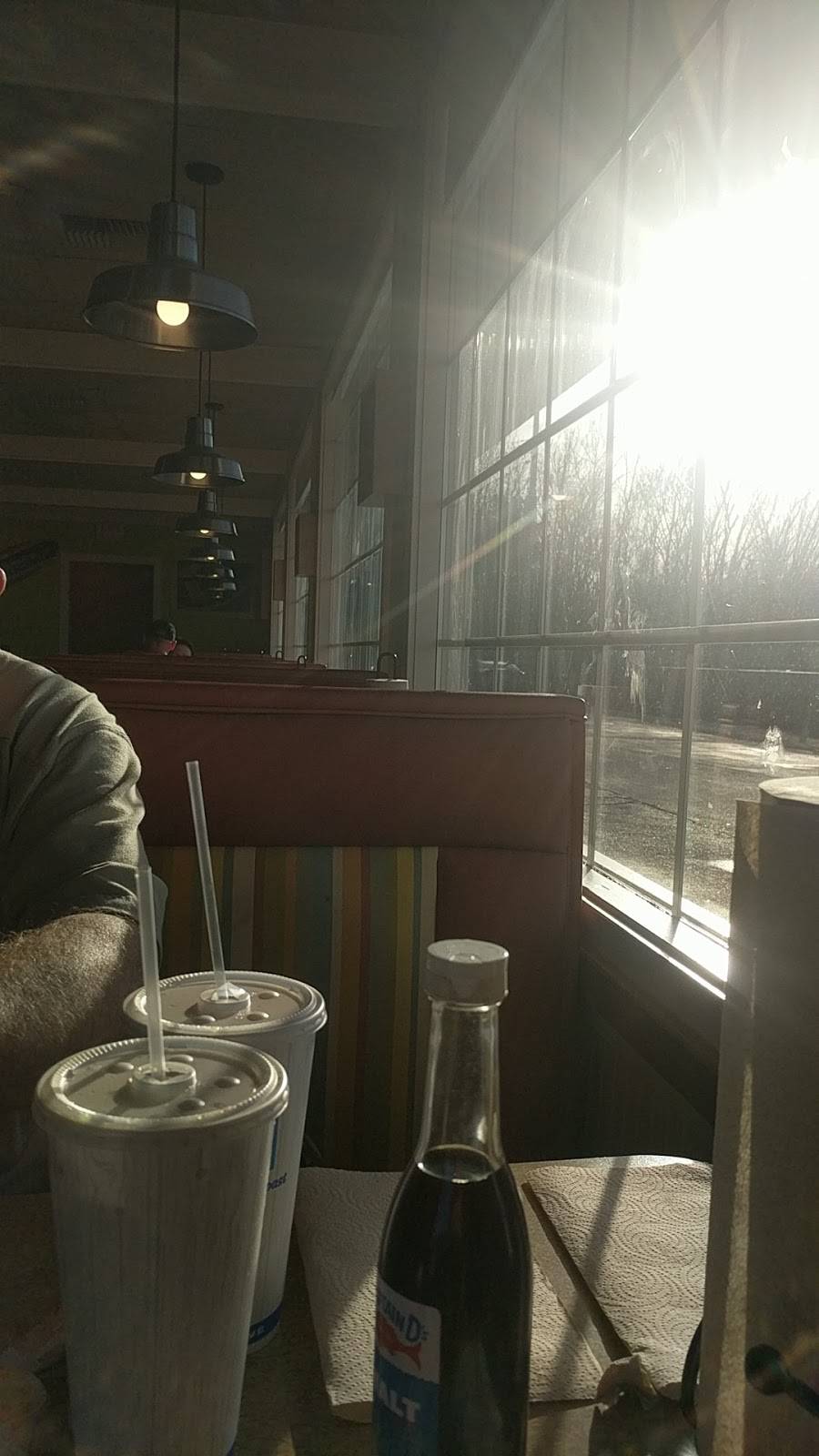 Captain Ds | restaurant | 800 Highway 72, East St, Corinth, MS 38834, USA | 6622866048 OR +1 662-286-6048