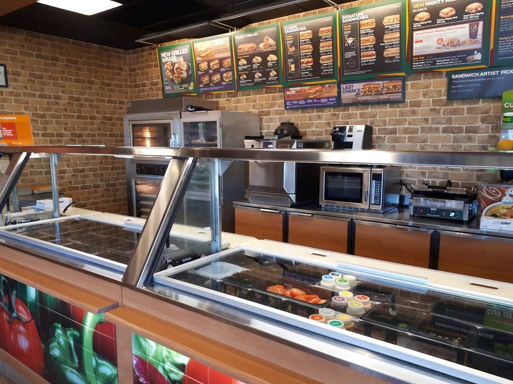 Subway | meal takeaway | 95 Lincoln St Unit #14, Welland, ON L3C 7C3, Canada | 9057149402 OR +1 905-714-9402