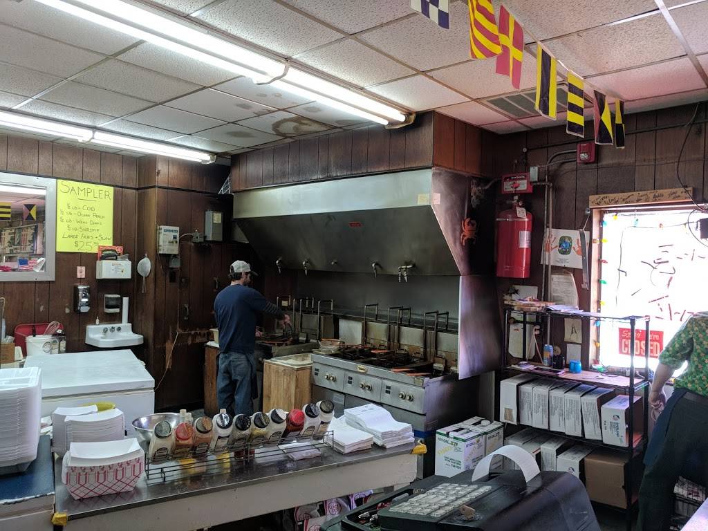 Sanitary Seafoods | restaurant | 2468 Plainfield Ave NE, Grand Rapids, MI 49505, USA | 6163638419 OR +1 616-363-8419