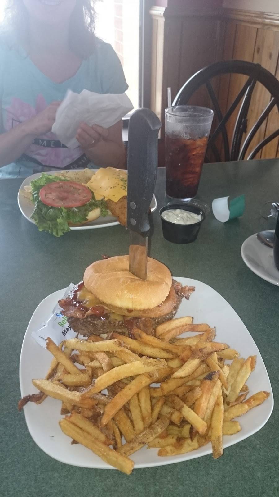 Stadium Grill | restaurant | 8330 Tyler Blvd, Mentor, OH 44060, USA | 4402054745 OR +1 440-205-4745