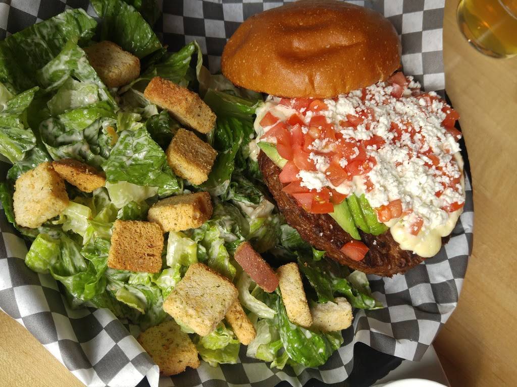 BrickHouse Craft Burger | restaurant | 123 Simcoe St, Peterborough, ON K9H 2H3, Canada | 7058747474 OR +1 705-874-7474