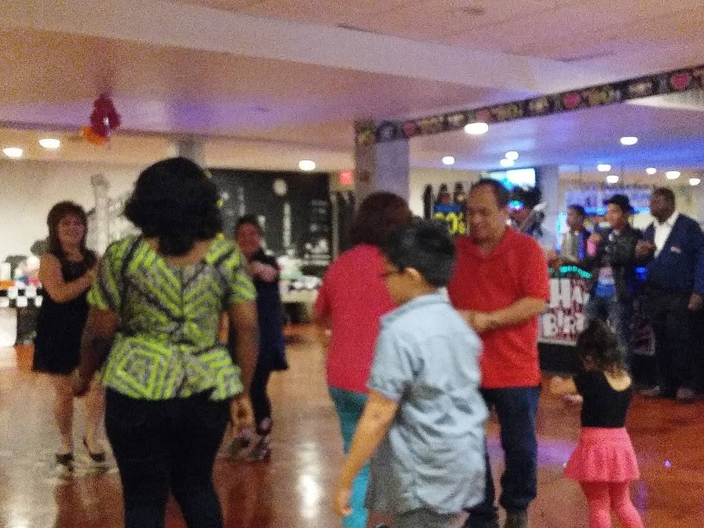 D Hangout Bar and Grill | restaurant | 550 S McLean Blvd, Elgin, IL 60123, USA | 8477170511 OR +1 847-717-0511